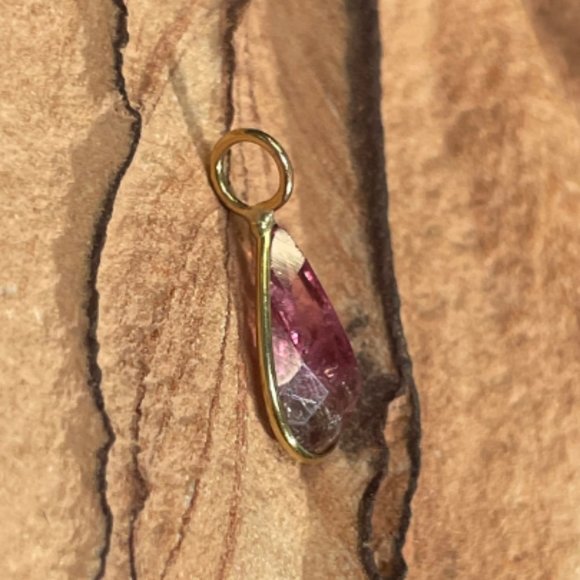 1.5CT Natural Pink Tourmaline Solid 14K Yellow Gold Pendant Charm 16x6mm - Picture 3 of 4